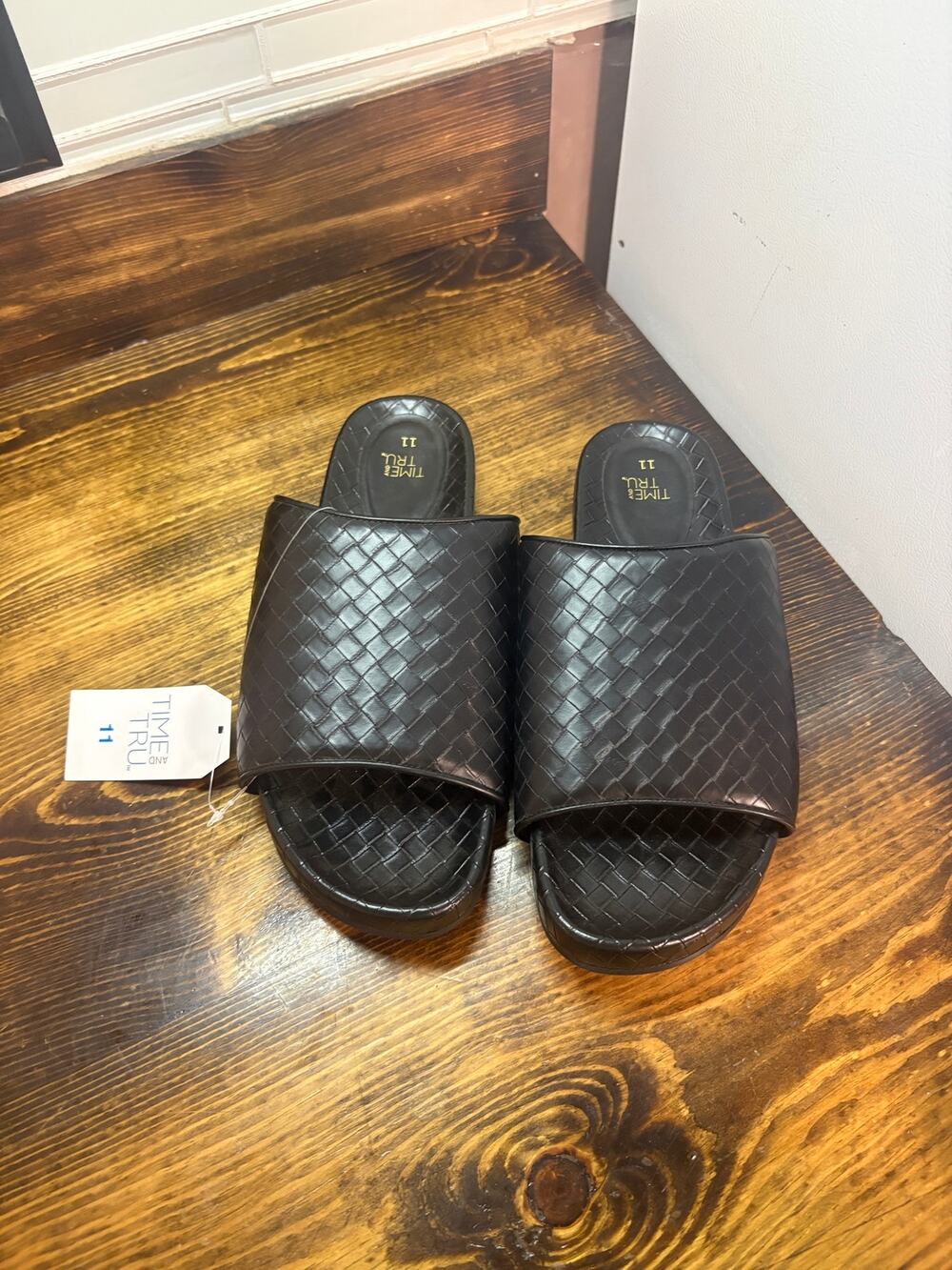 Time and tru black woven slide sandals size 11